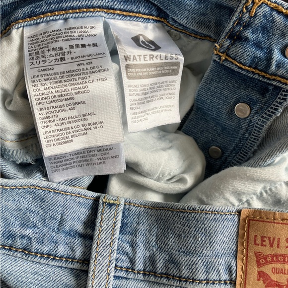 Levi's Light Blue Ribcage Straight Jeans - Picture 4 of 6